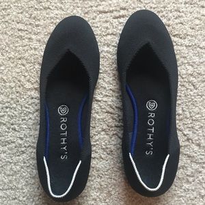 Rothys Black Round Toe with White Halo heel 9.5